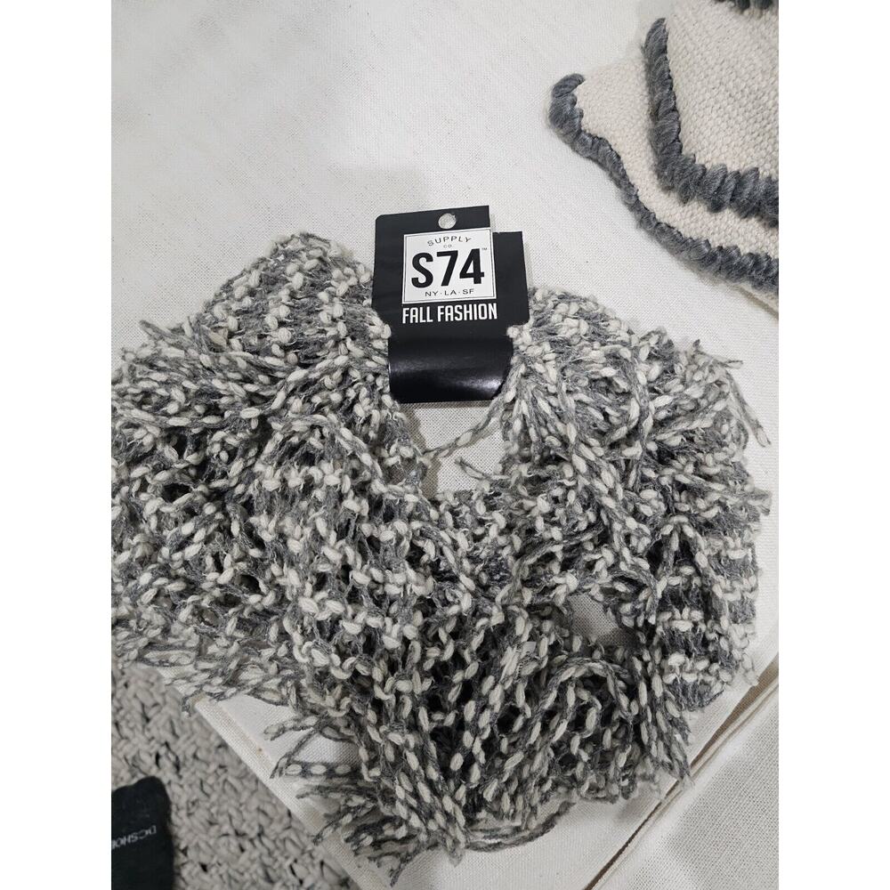 Women's New Neck Warmer One Size Fits Most Dark Gray and White